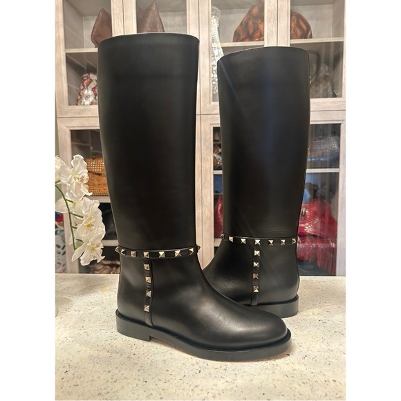 Valentino Garavani Riding Boot - Picture 4 of 8